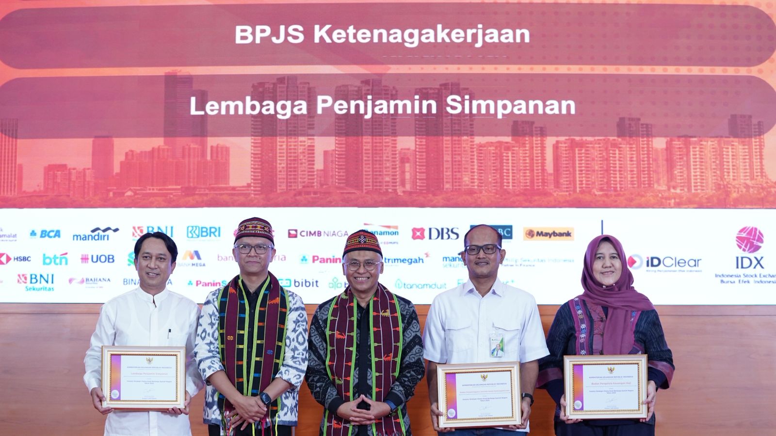 BPKH Dinobatkan sebagai Investor Strategis Utama SBSN 2025 oleh Kemenkeu