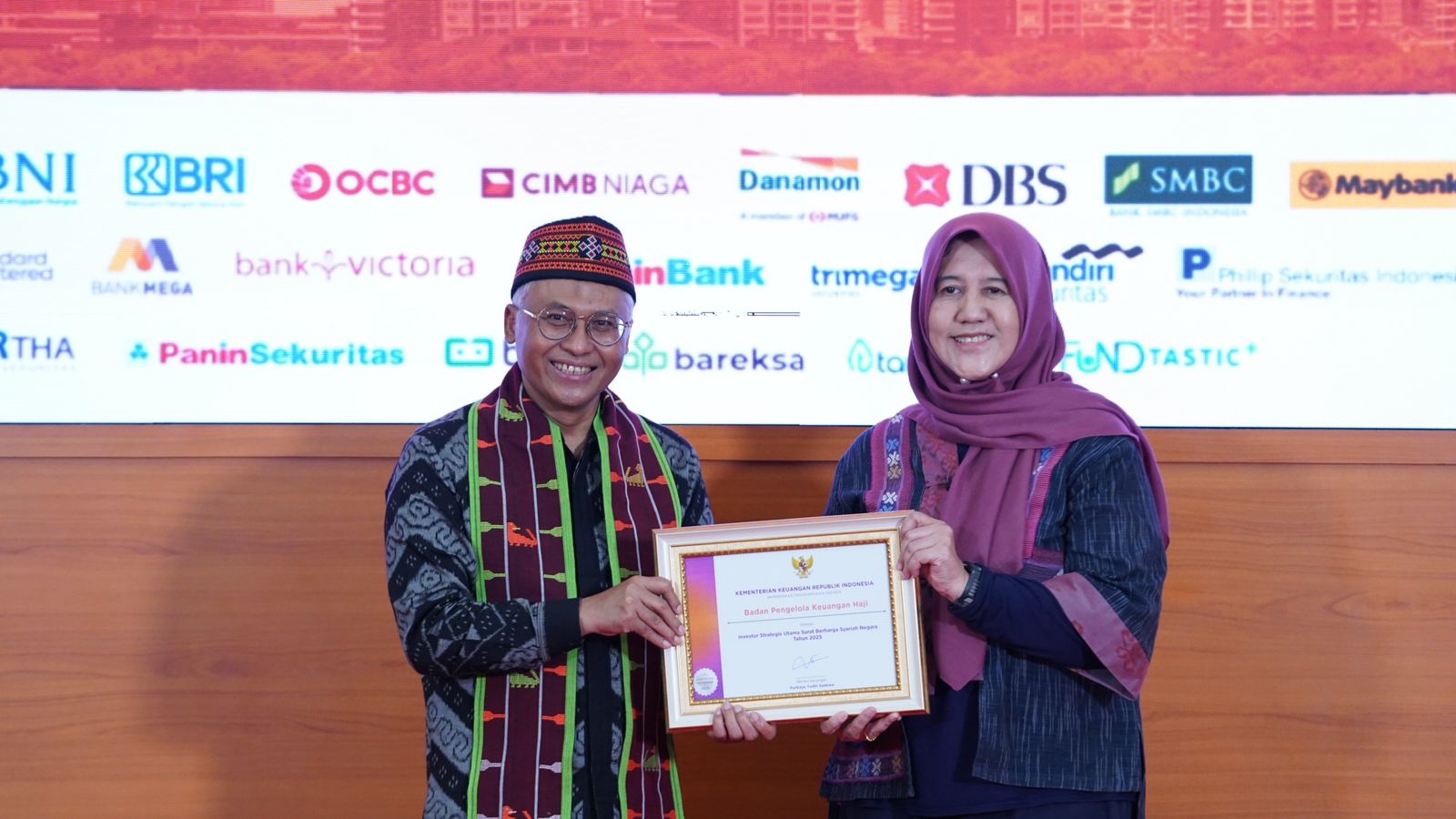 BPKH Dinobatkan sebagai Investor Strategis Utama SBSN 2025 oleh Kemenkeu