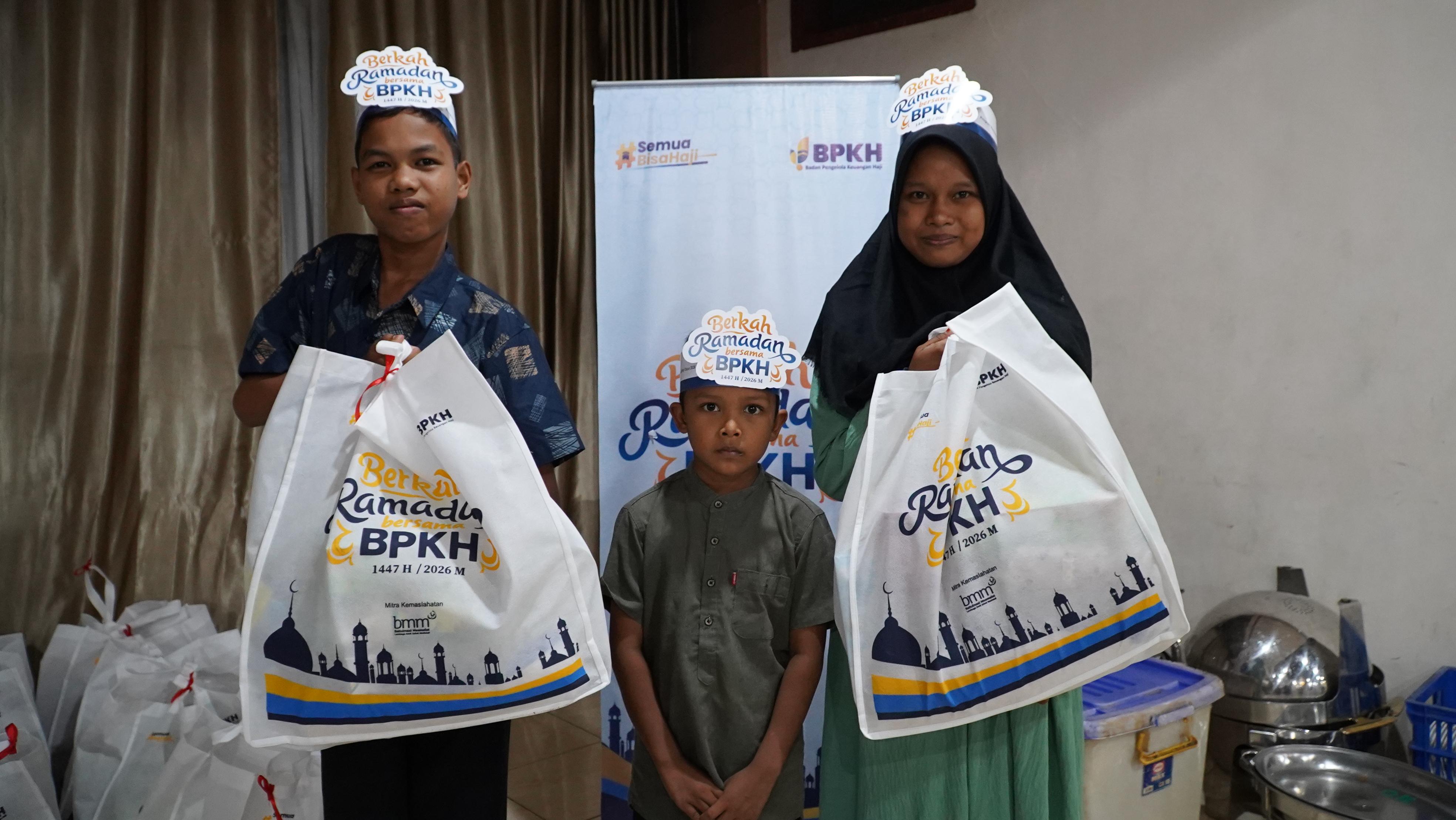 BPKH Tebar Berkah Ramadan di Pariaman