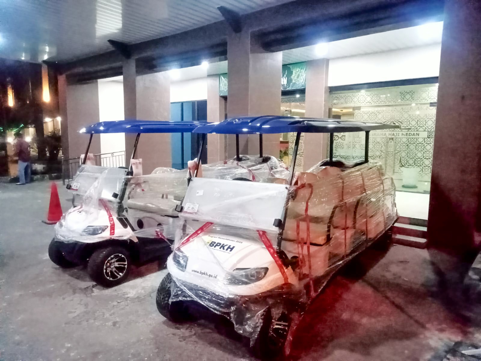 BPKH Serah Terima Program Kemaslahatan di Embarkasi Medan