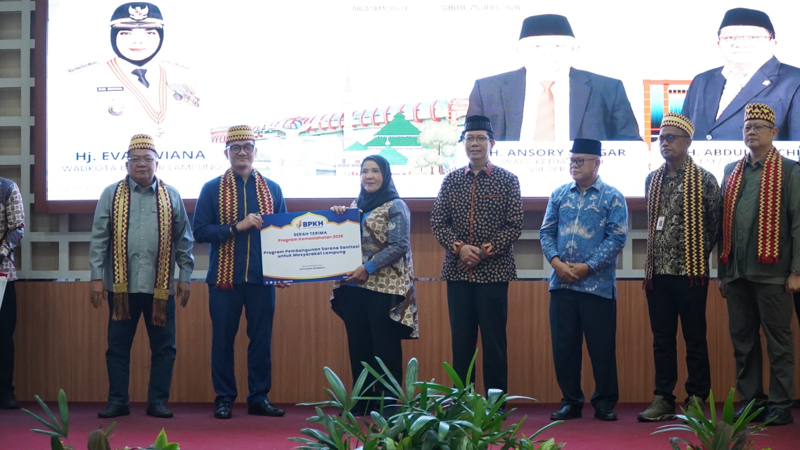 Dukung Pendidikan dan Kesehatan di Lampung, BPKH Salurkan Program Kemaslahatan Beasiswa dan Sarana Sanitasi