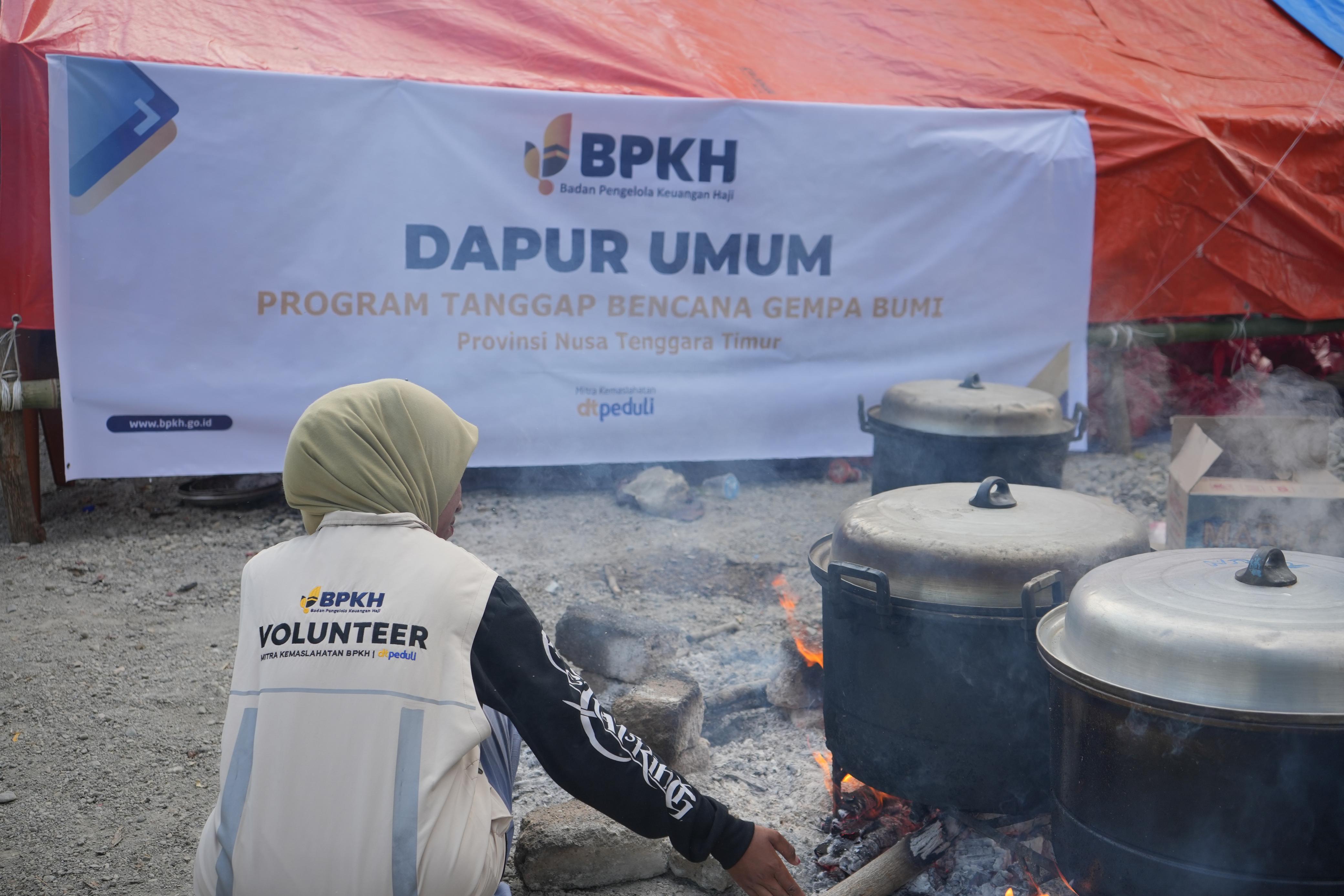 BPKH Salurkan Ribuan Bantuan untuk Dukung Pemulihan Masyarakat Terdampak Bencana di NTT
