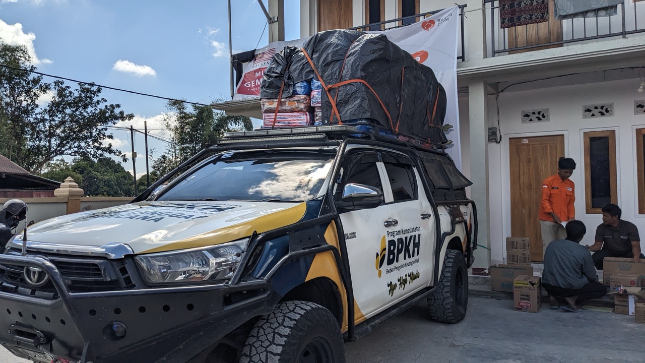 BPKH dan Rumah Zakat Salurkan 450 Paket Bantuan untuk Penyintas Gempa Manggarai Timur