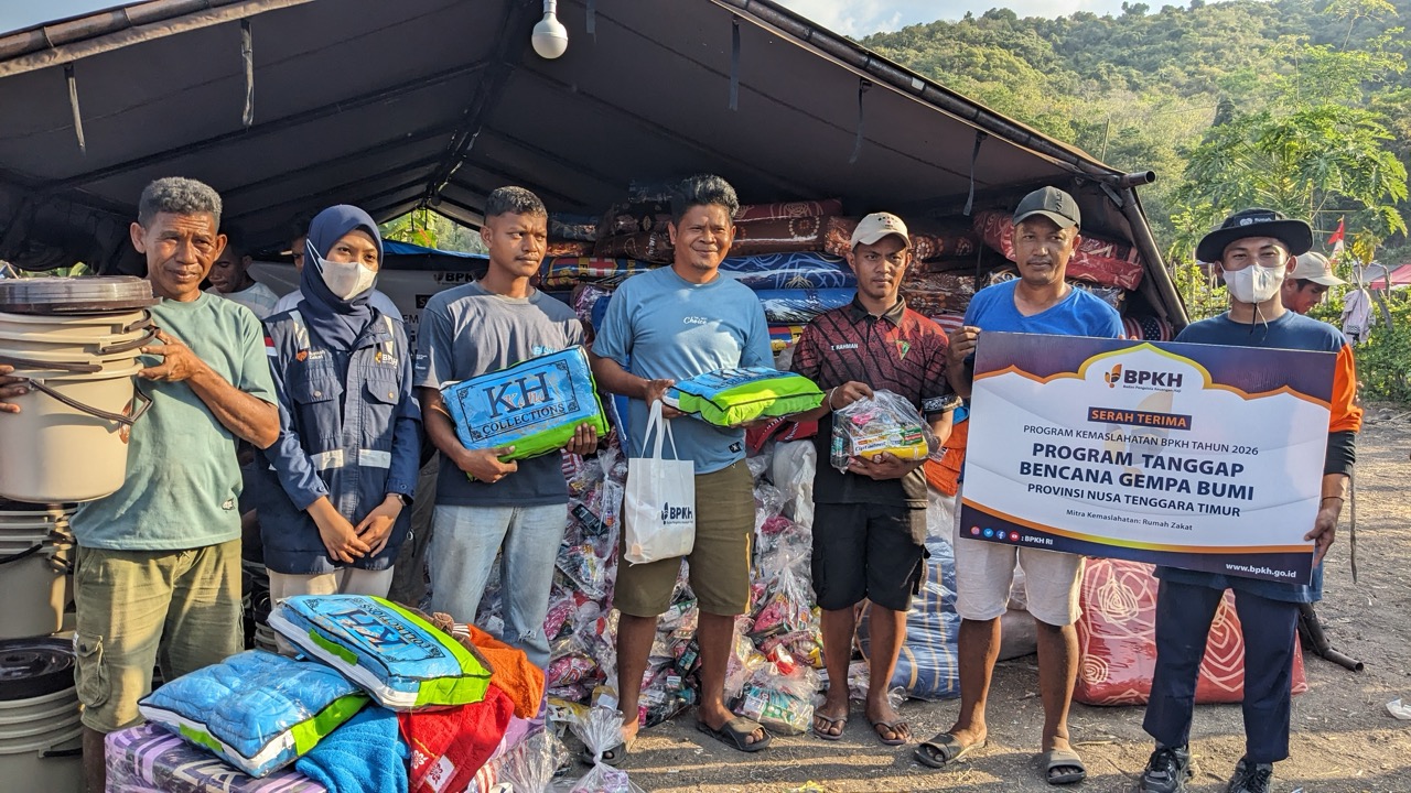 BPKH dan Rumah Zakat Salurkan 450 Paket Bantuan untuk Penyintas Gempa Manggarai Timur