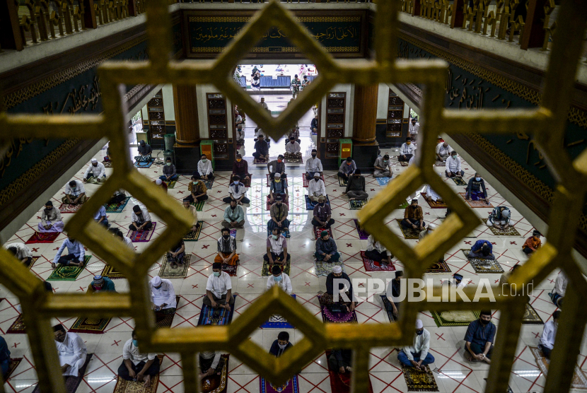 Pemkab Bekasi Berencana Beri Honor ke Imam Masjid, Syaratnya