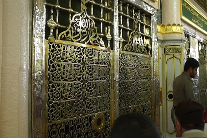 Etika Ziarah dan Bershalawat kepada Rasulullah di Madinah