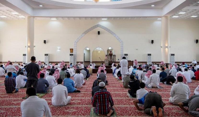 Enam Masjid di Saudi Ditutup Usai Jamaah Terpapar Covid-19