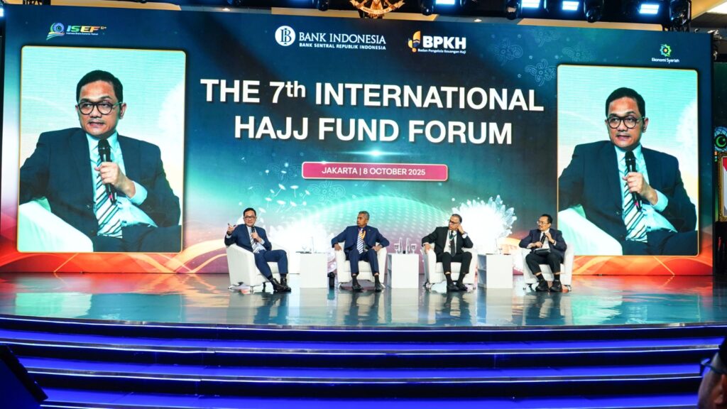 Para narasumber di acara The 7th Internaltional Hajj Fund Forum